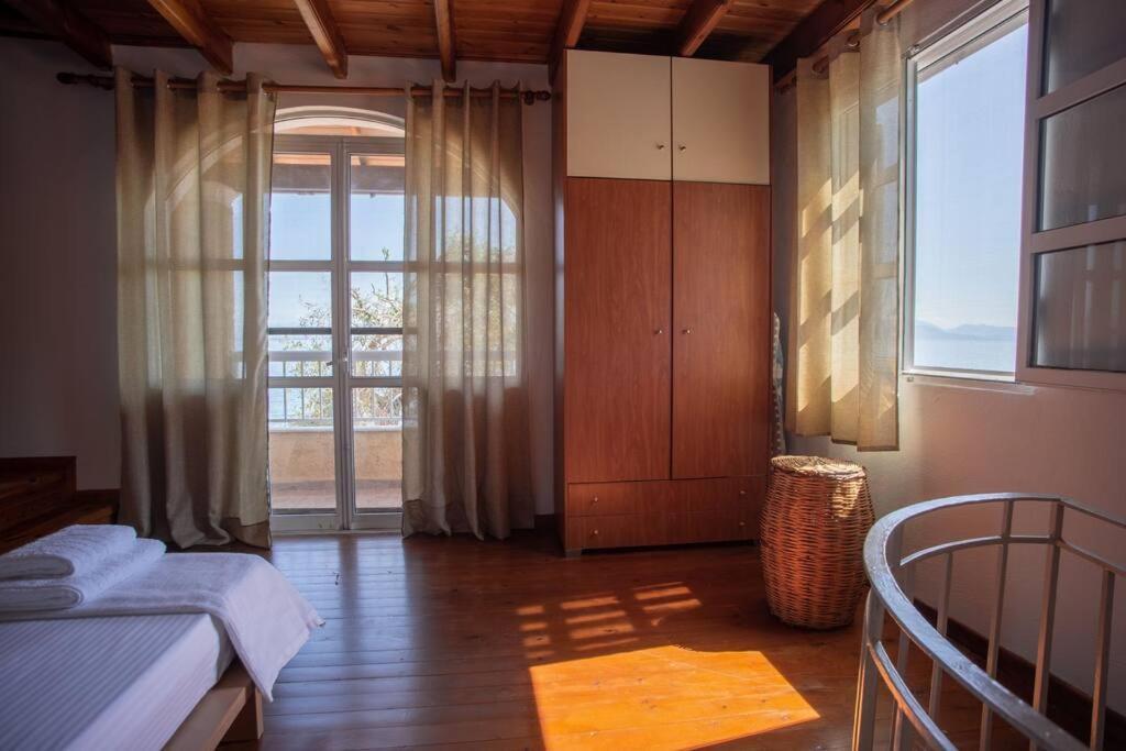 Kohyli Beachfront House Agia Pelagia Chlomou Buitenkant foto