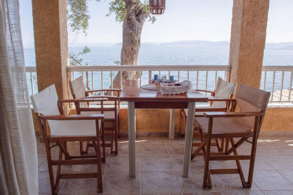 Kohyli Beachfront House Agia Pelagia Chlomou Buitenkant foto