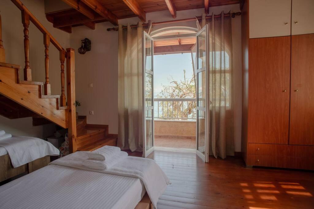 Kohyli Beachfront House Agia Pelagia Chlomou Buitenkant foto