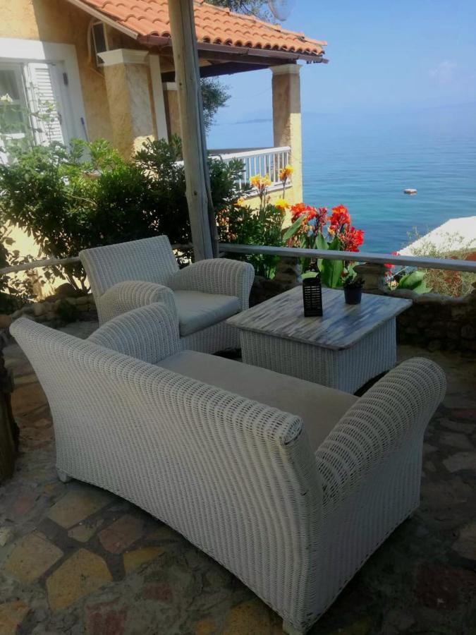 Kohyli Beachfront House Agia Pelagia Chlomou Buitenkant foto