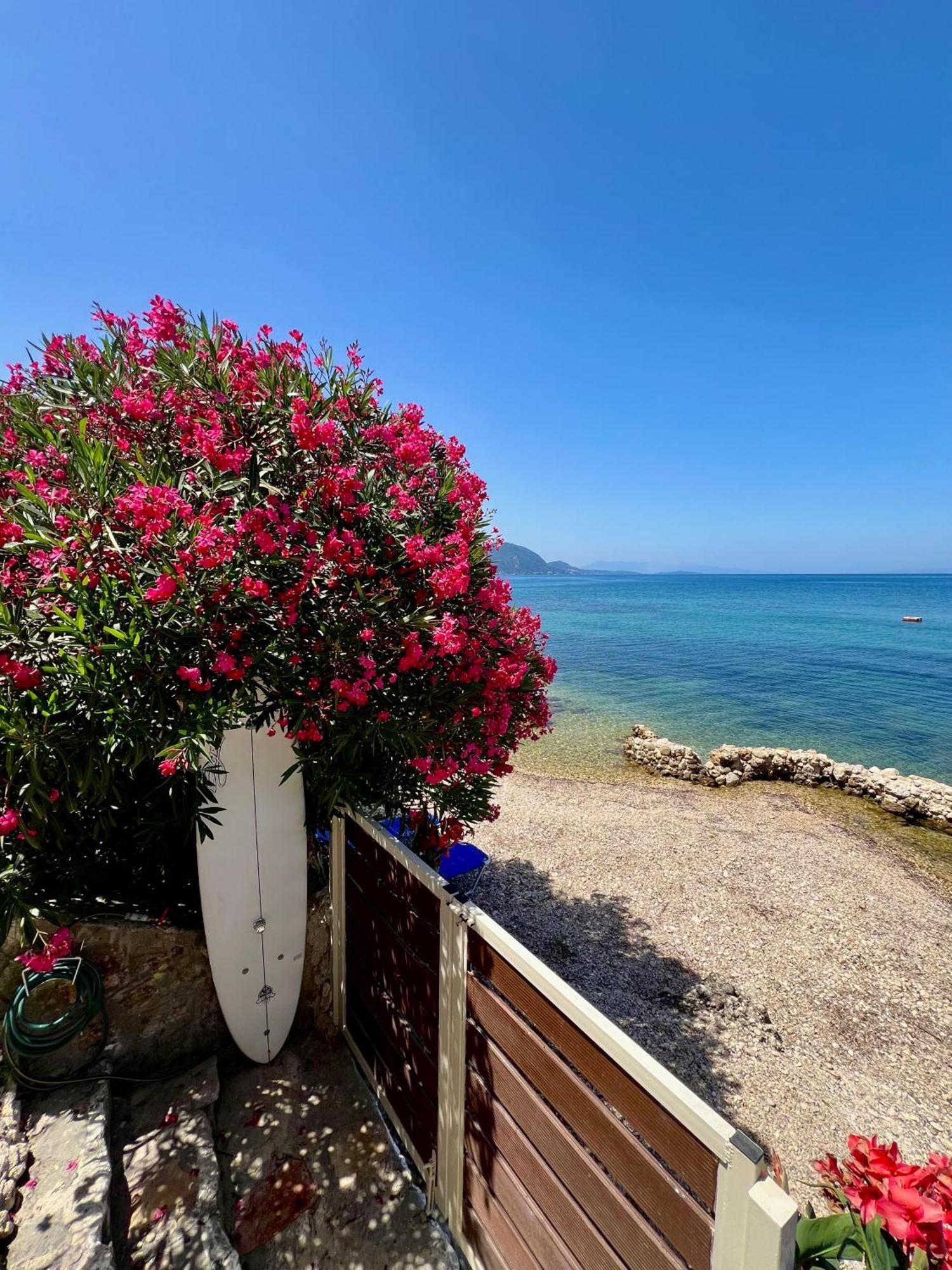 Kohyli Beachfront House Agia Pelagia Chlomou Buitenkant foto