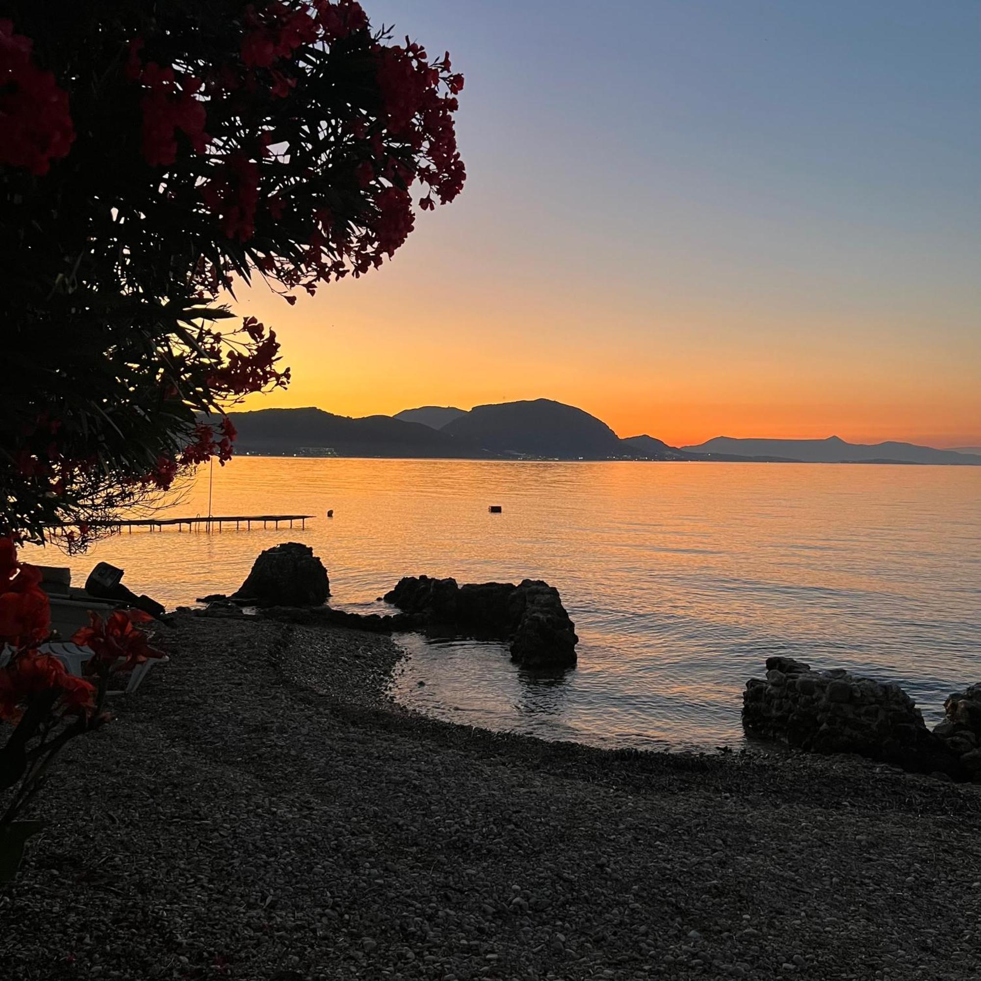 Kohyli Beachfront House Agia Pelagia Chlomou Buitenkant foto