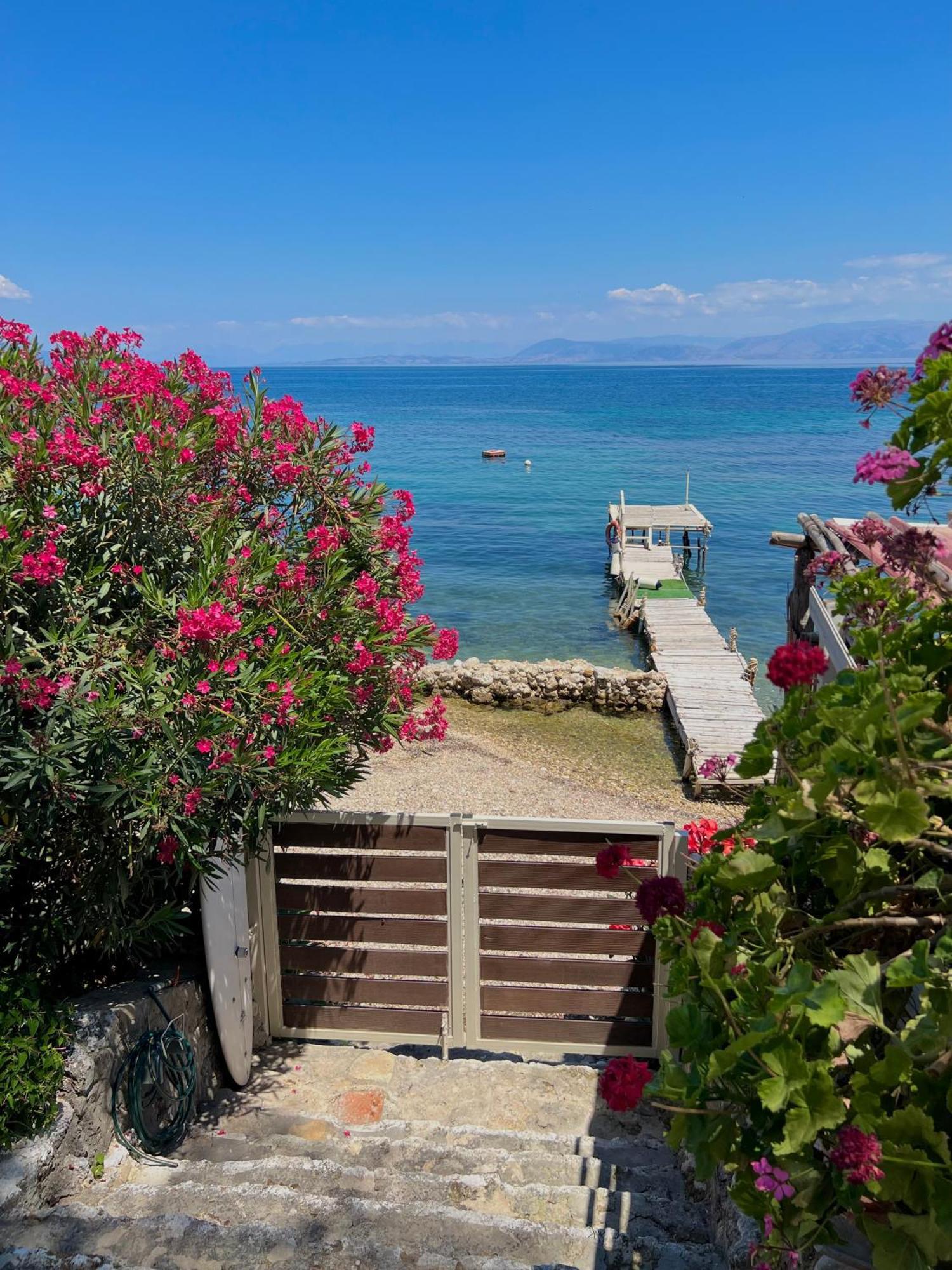 Kohyli Beachfront House Agia Pelagia Chlomou Buitenkant foto