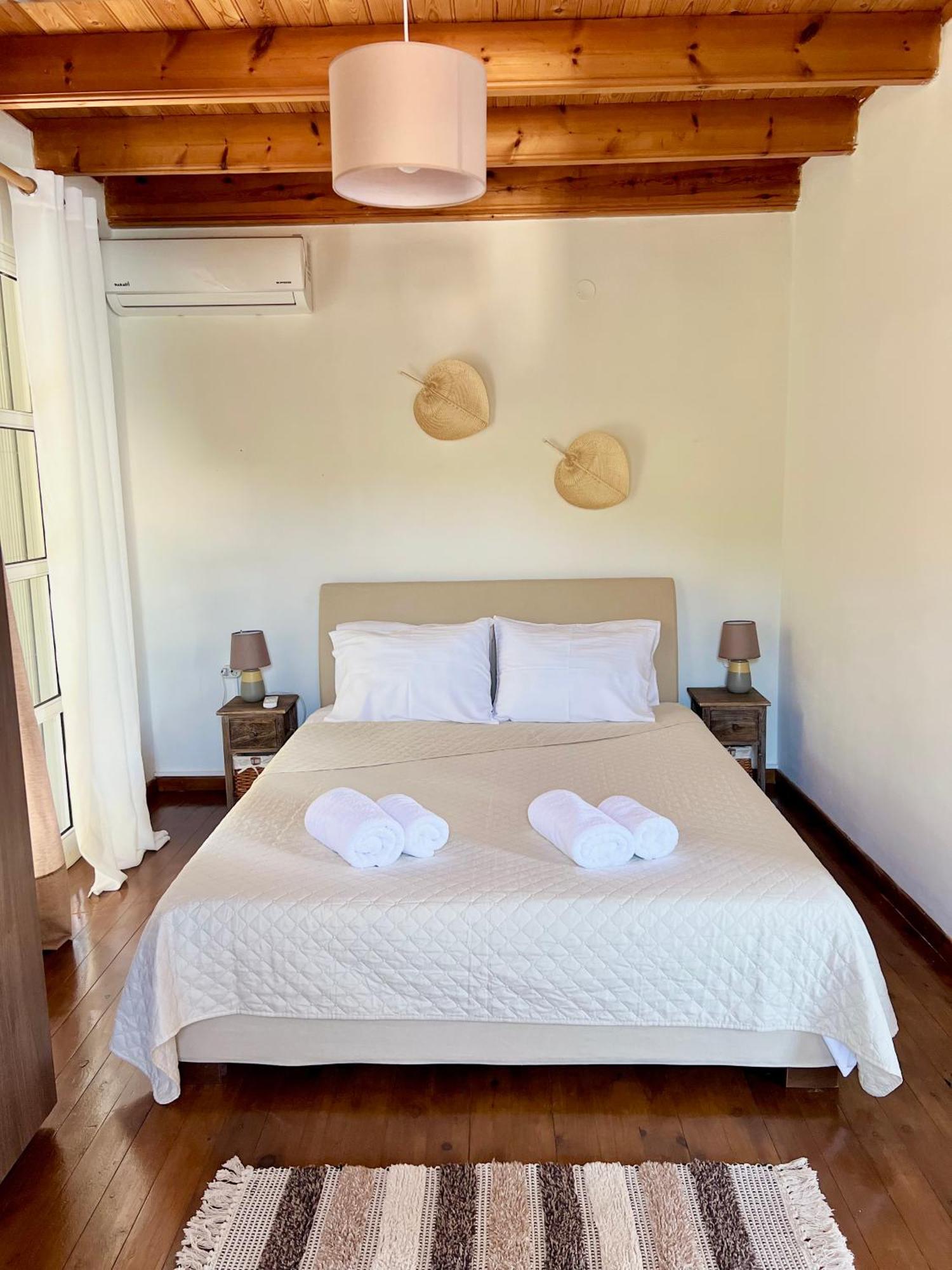 Kohyli Beachfront House Agia Pelagia Chlomou Buitenkant foto