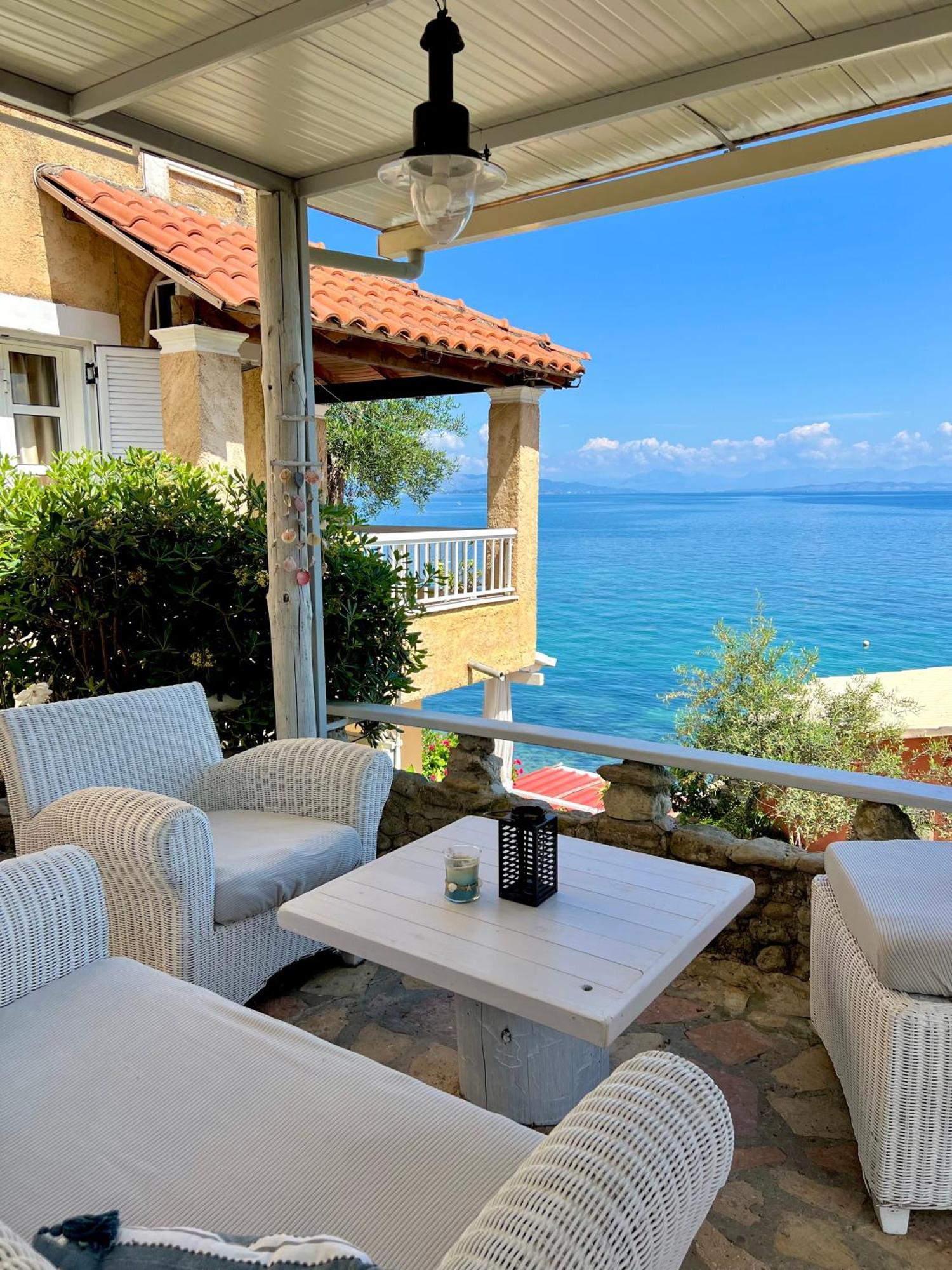 Kohyli Beachfront House Agia Pelagia Chlomou Buitenkant foto