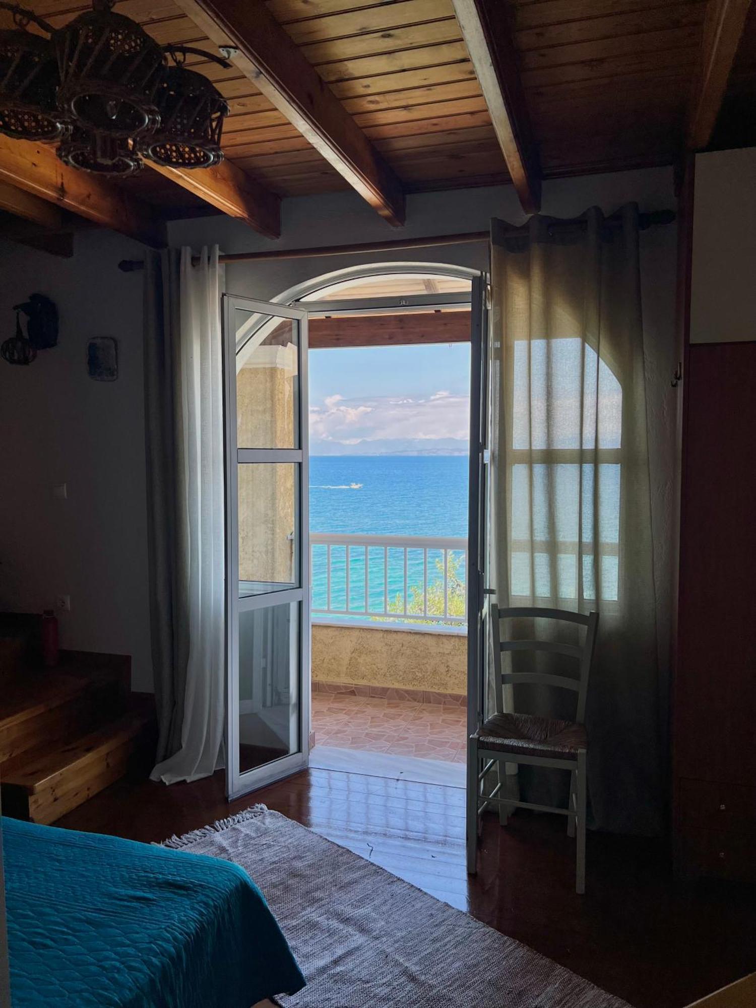 Kohyli Beachfront House Agia Pelagia Chlomou Buitenkant foto