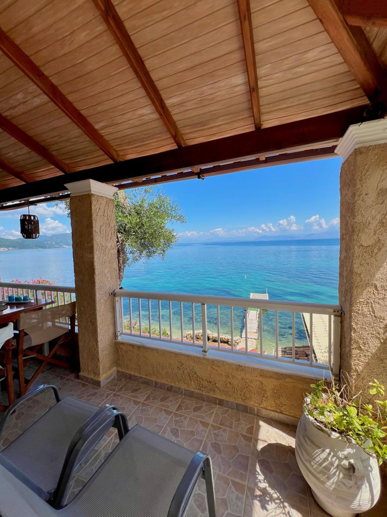 Kohyli Beachfront House Agia Pelagia Chlomou Buitenkant foto