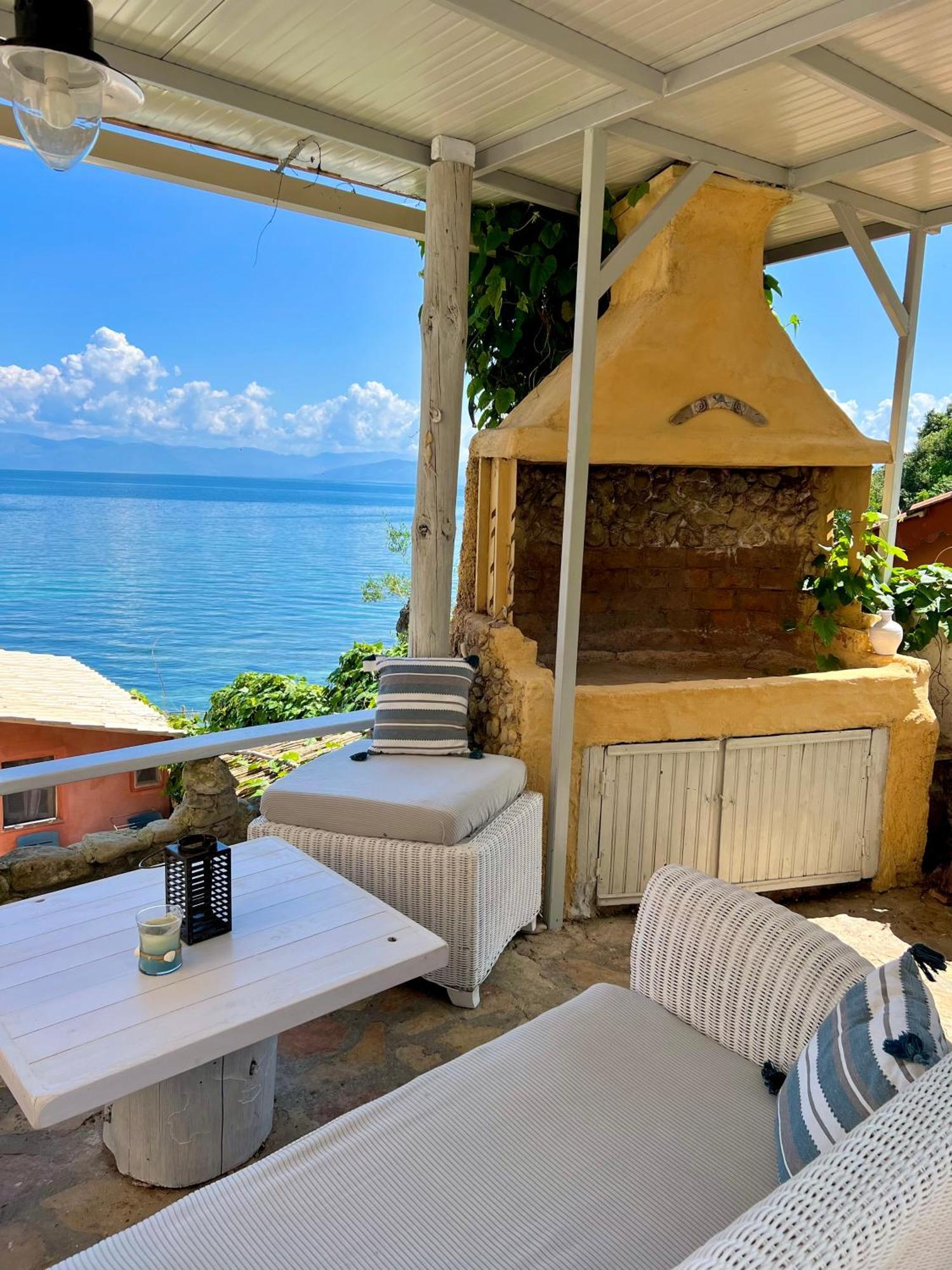 Kohyli Beachfront House Agia Pelagia Chlomou Buitenkant foto