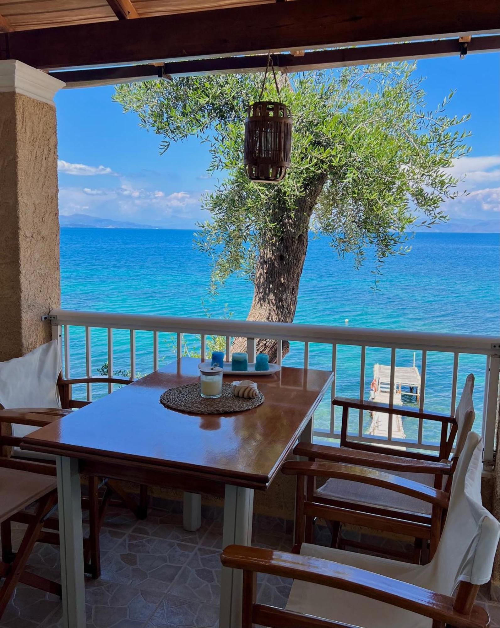 Kohyli Beachfront House Agia Pelagia Chlomou Buitenkant foto